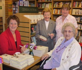 lynda-page-book-signing2a